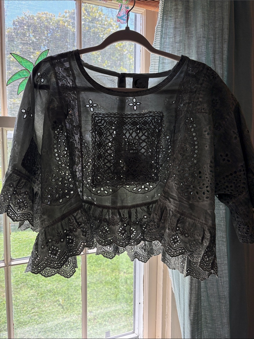 Cropped eyelet Vintage wash top/jacket